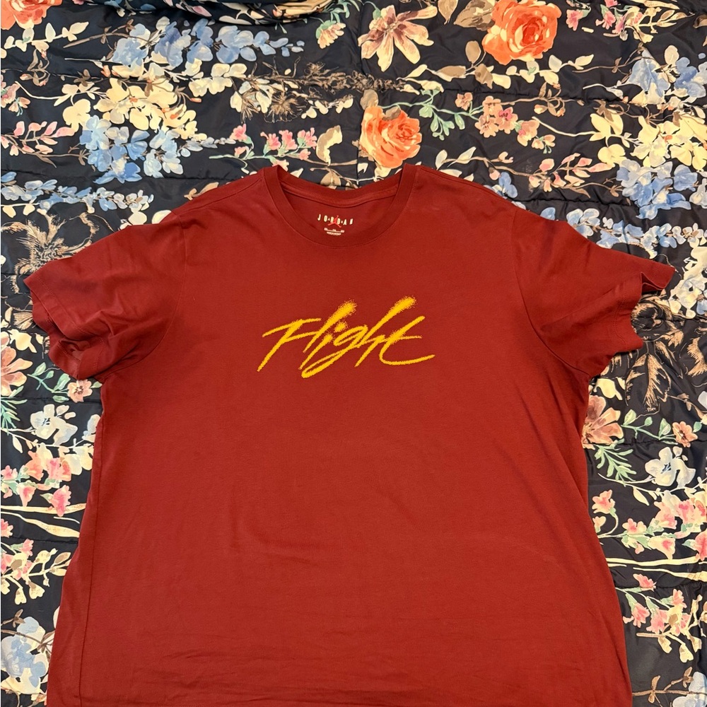 Jordan Essential Men’s T-Shirt Cherrywood Red/Taxi Size 2XL - Picture 2 of 8